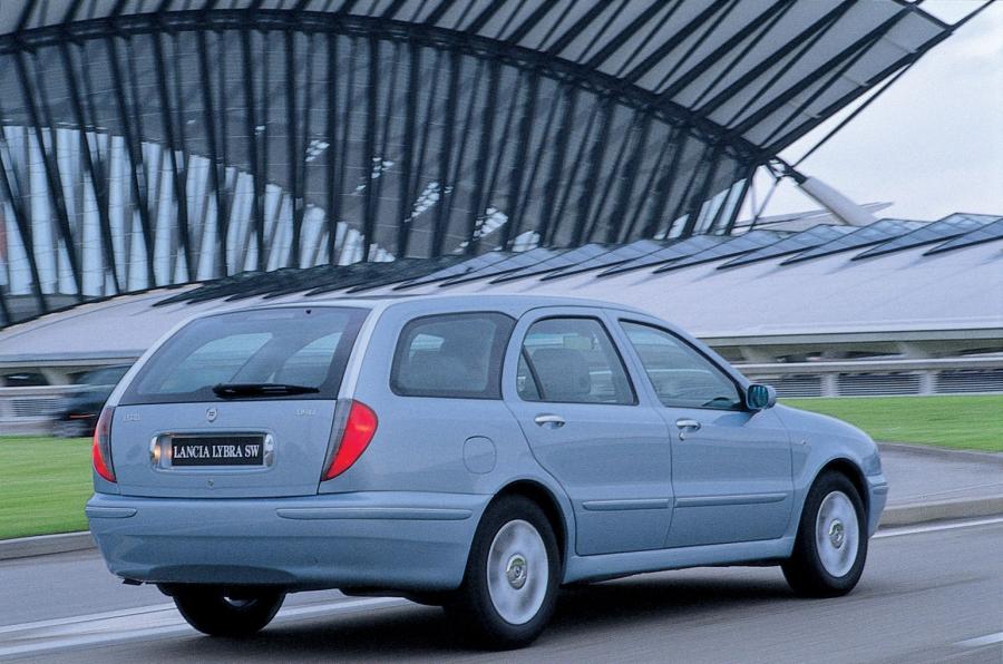  Lancia Lybra SW 1999 года  (фото 14 из 57)